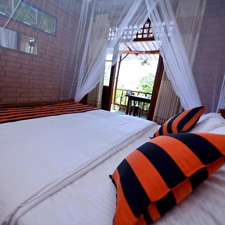 Apurvi Homestay Ella Esterno foto