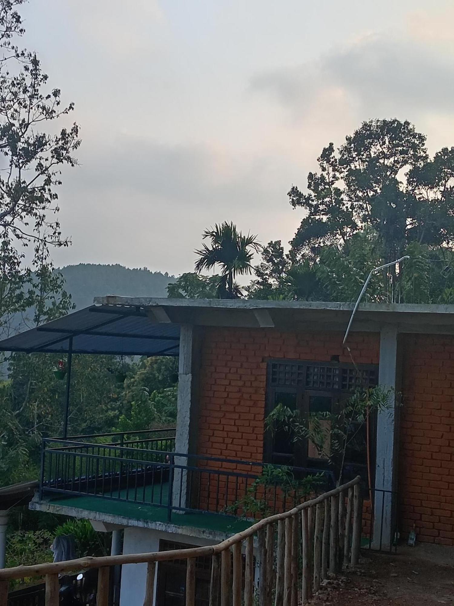 Apurvi Homestay Ella Esterno foto