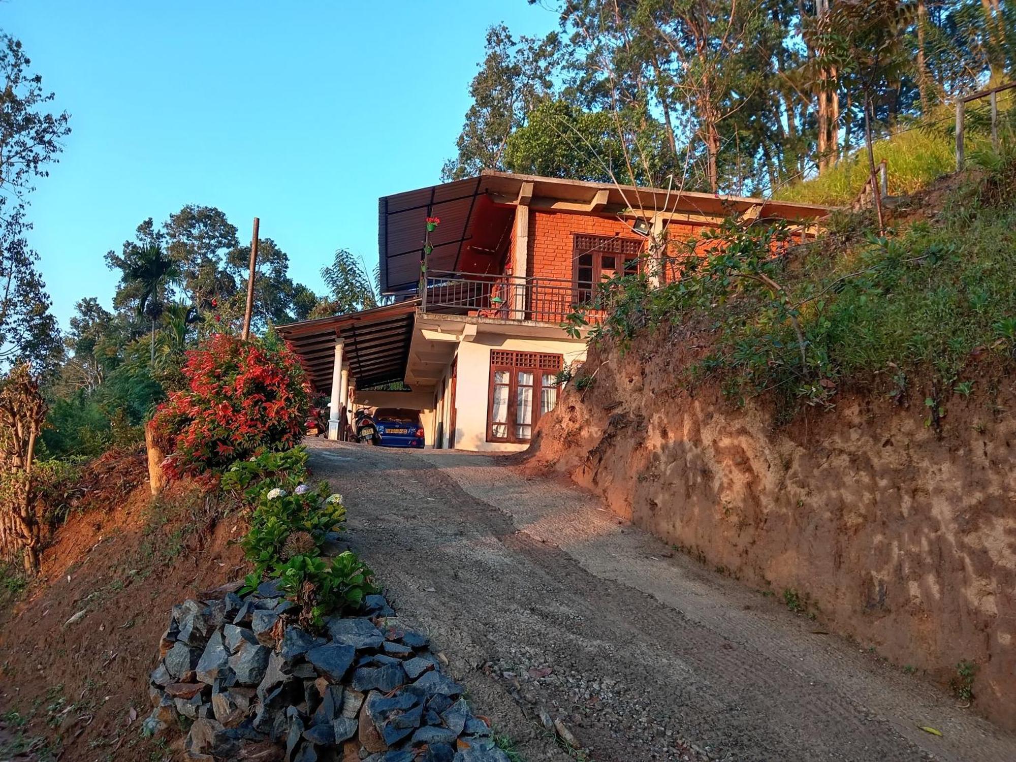 Apurvi Homestay Ella Esterno foto