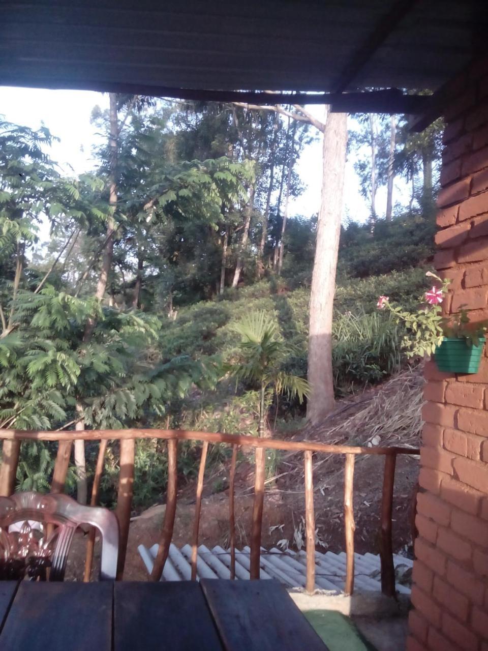 Apurvi Homestay Ella Esterno foto