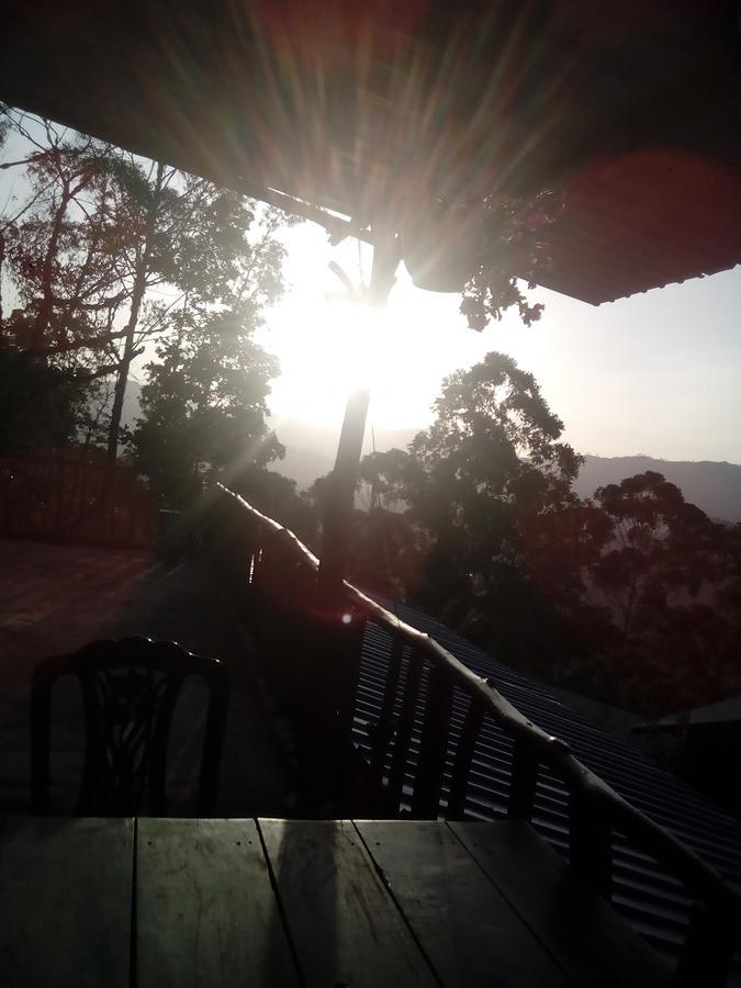 Apurvi Homestay Ella Esterno foto