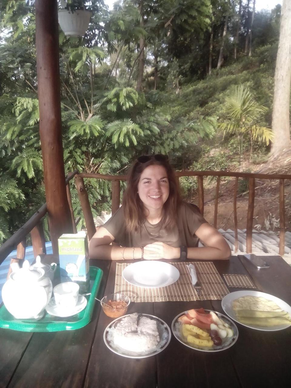 Apurvi Homestay Ella Esterno foto